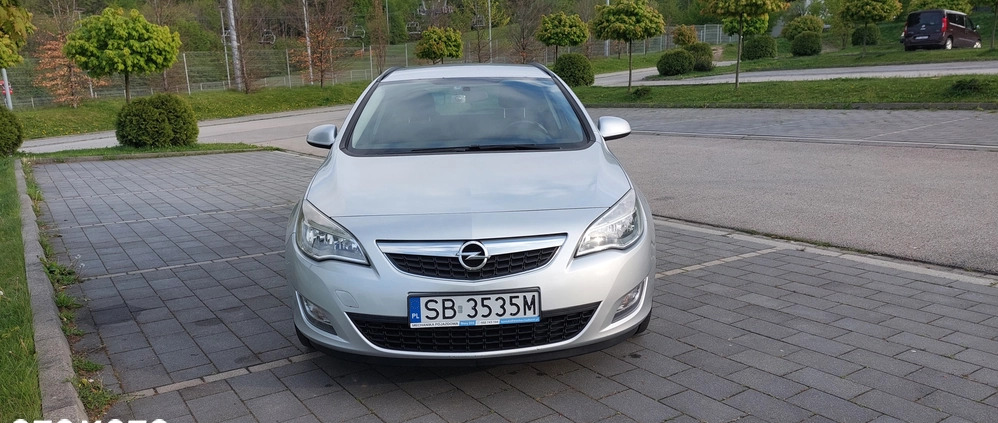 Opel Astra cena 20000 przebieg: 228000, rok produkcji 2011 z Biała małe 92